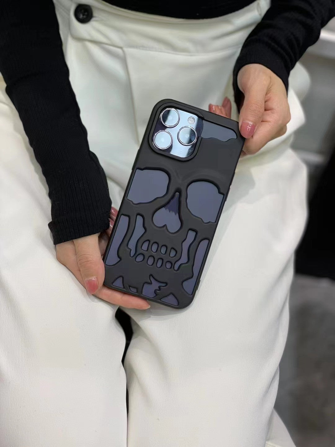 Luxury Plating 3D Skull Phone Case - Glossy Hollow Out Metallic Design for iPhone 17 16 15 14 13 12 11 Pro Max Plus