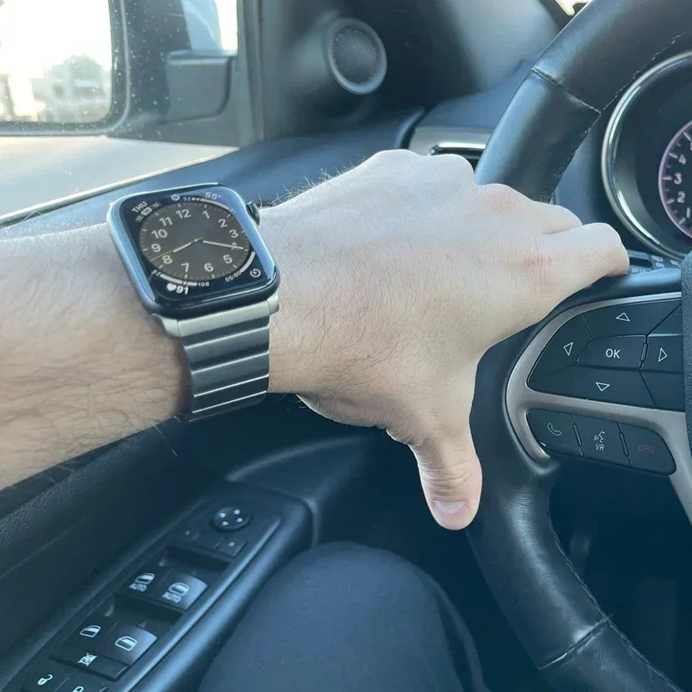 Titanium Apple Watch Band - Men's Business Bracelet for Ultra 3 49mm, Series 11/10 46mm, Series 9/8/7 45/41mm, Series 6/SE/5/4 44/40mm, Series 3/2/1 42/38mm