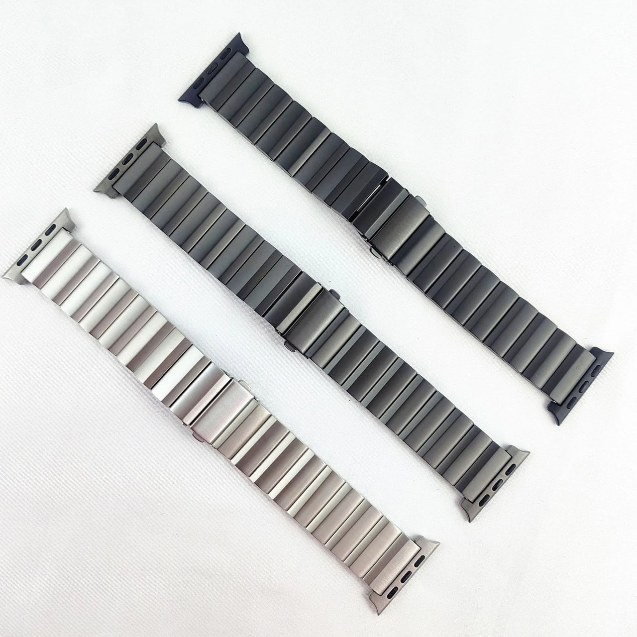 Titanium Apple Watch Band - Men's Business Bracelet for Ultra 3 49mm, Series 11/10 46mm, Series 9/8/7 45/41mm, Series 6/SE/5/4 44/40mm, Series 3/2/1 42/38mm