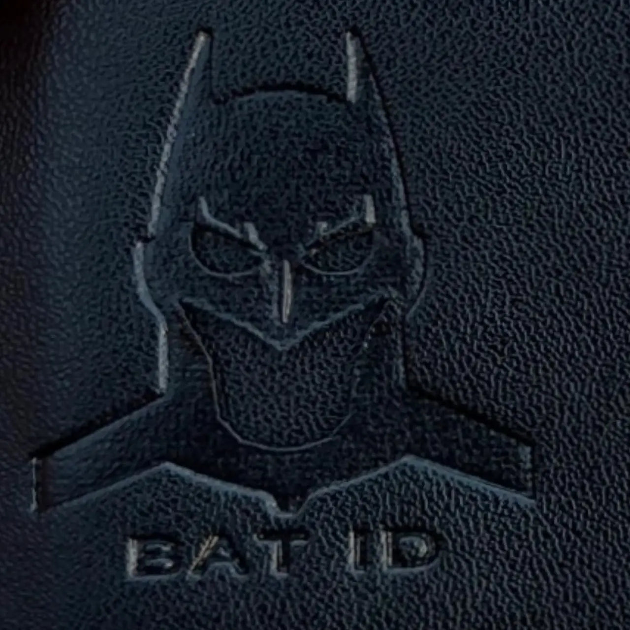 Batman HeroGuard™ Slim Leather Card Wallet – Superhero Mask Edition | Premium Gift for Men