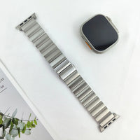 Titanium Apple Watch Band - Men's Business Bracelet for Ultra 3 49mm, Series 11/10 46mm, Series 9/8/7 45/41mm, Series 6/SE/5/4 44/40mm, Series 3/2/1 42/38mm